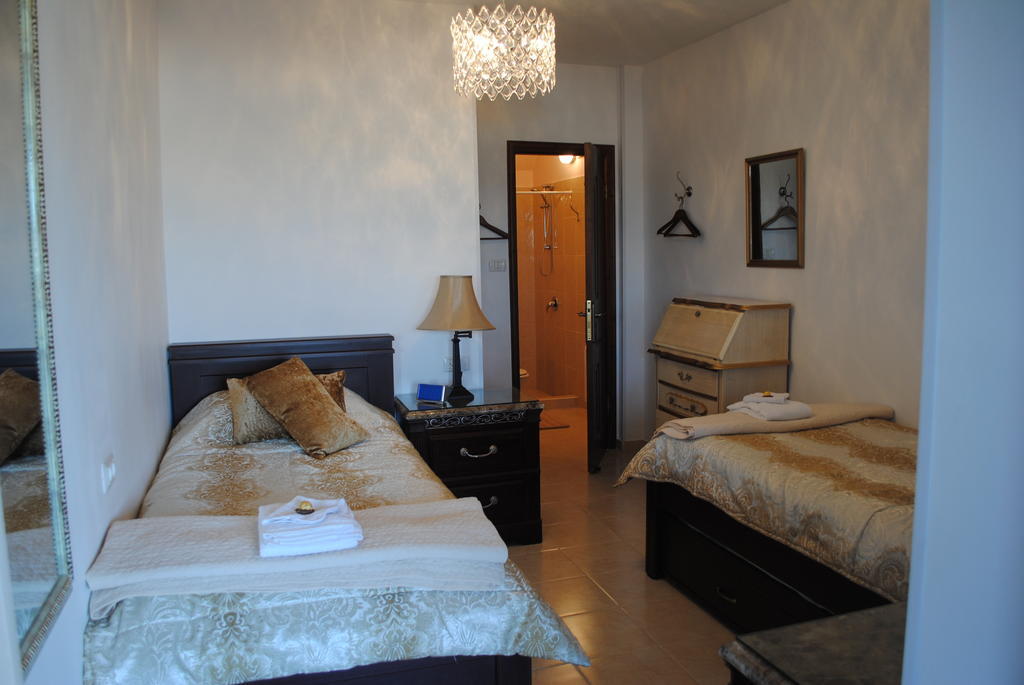Abu Ghaush Jerusalem Hills Inn الغرفة الصورة